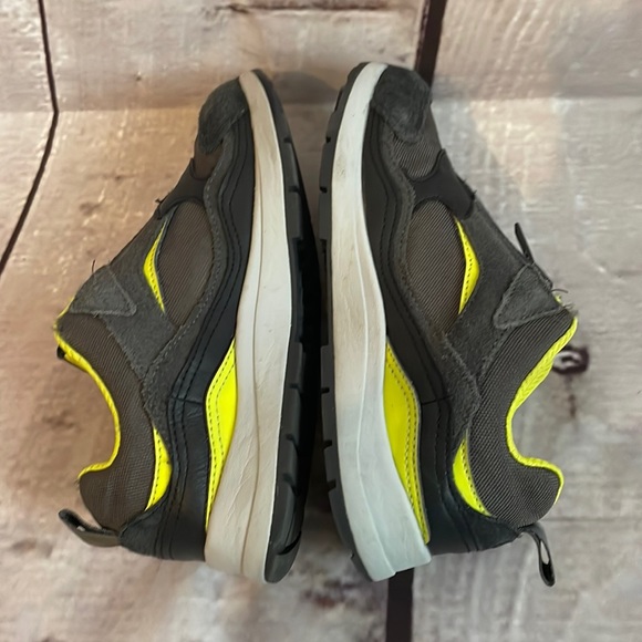 UGG boys slip on sneaker size 1 - Picture 11 of 15